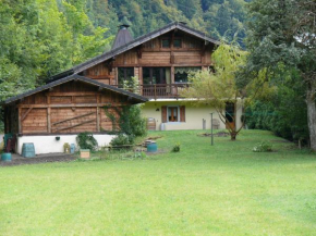Отель Chalet au cœur de Servoz  Серво